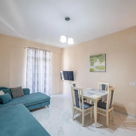 Apartment Relaxing Near The Sarandë